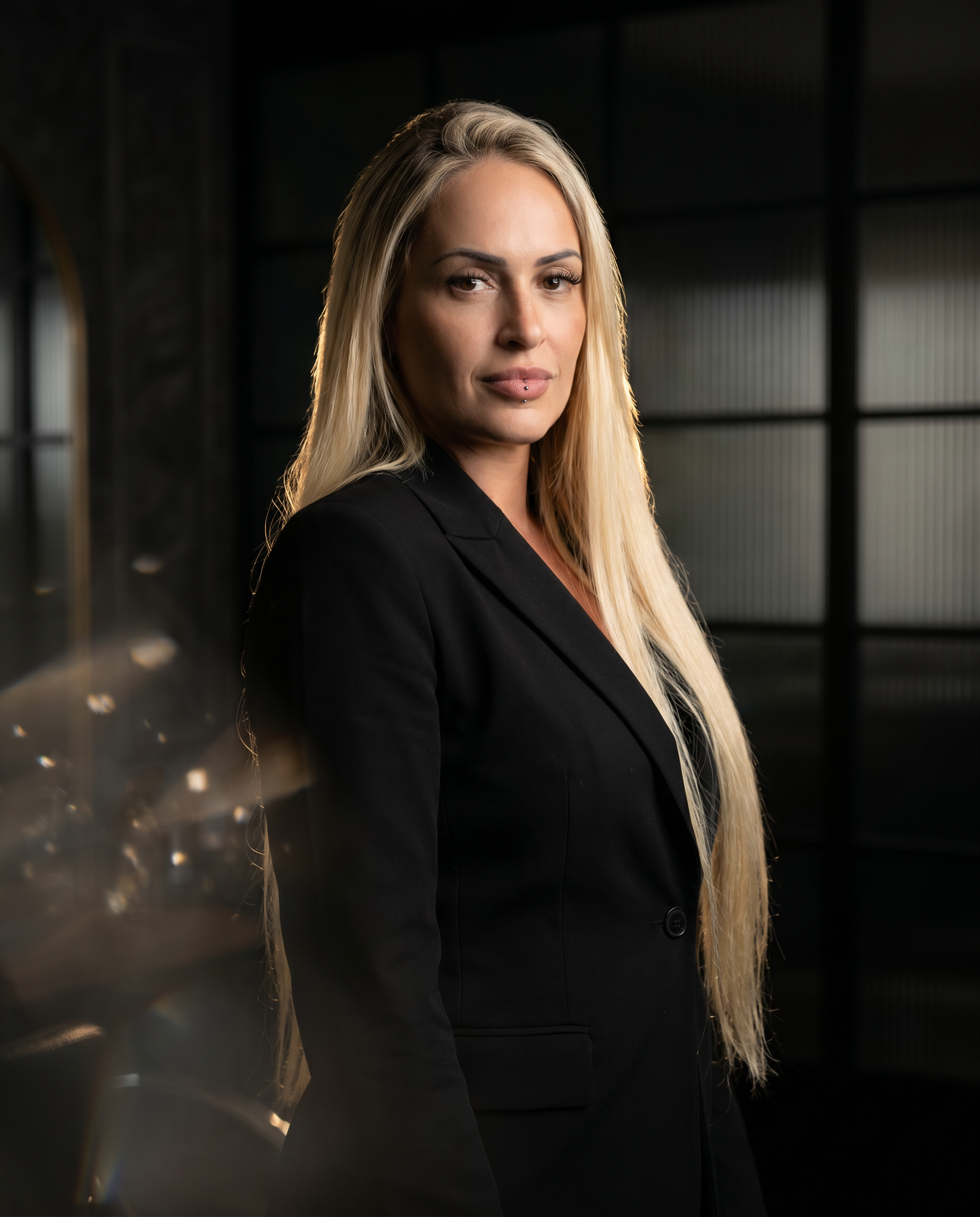 Karen Baralle — fundadora do KB Concept, especialista em loiros premium